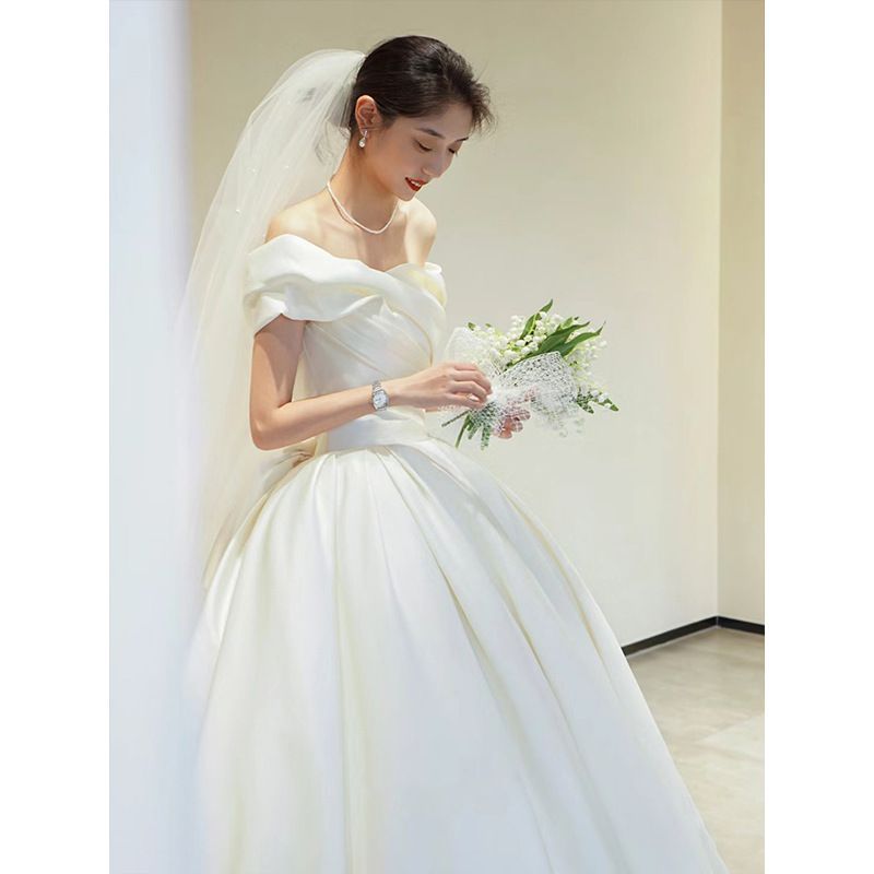 シンプルな上質素材ドレス❤️年中使えるひざ丈美しいシルエット シンプルなのに質感が美しいタフタ素材の軽やかAライン