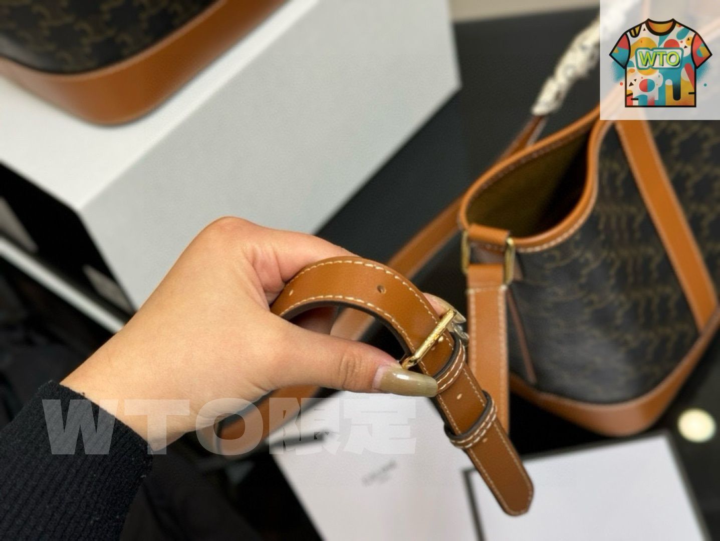 【CELINE】スモール ルイーズ バケット★ハバナ べっ甲 夏に持ちたい 使いやすい形 CELINE スモール ルイーズ バケット