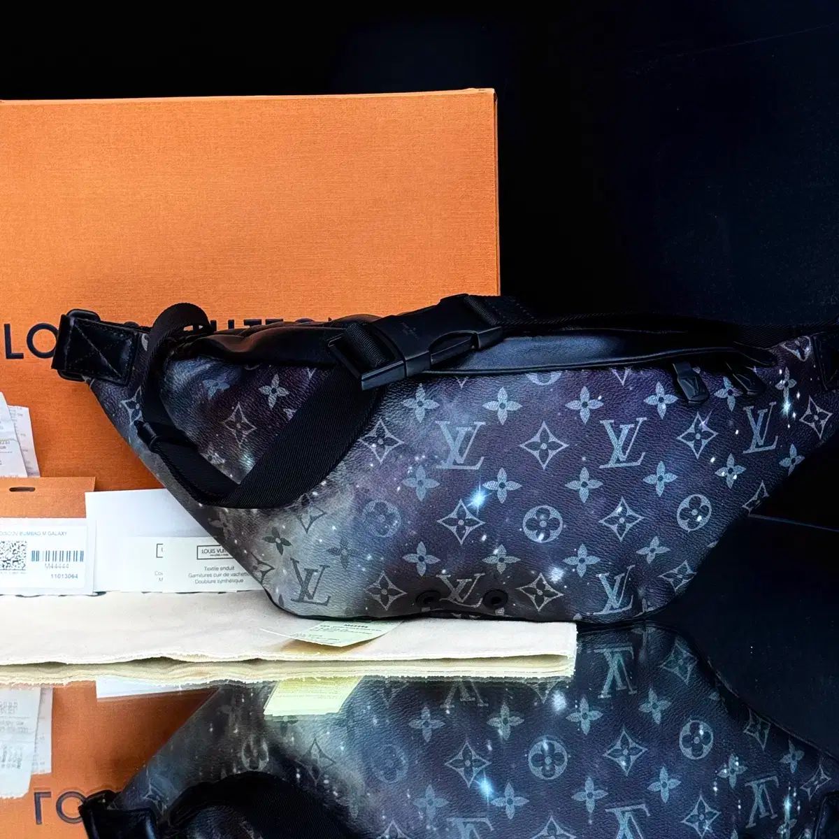 Louis Vuitton ルイヴィトン Discovery Expedition ディスカバリー ギャラクシー ヒップサック バムバッグ
