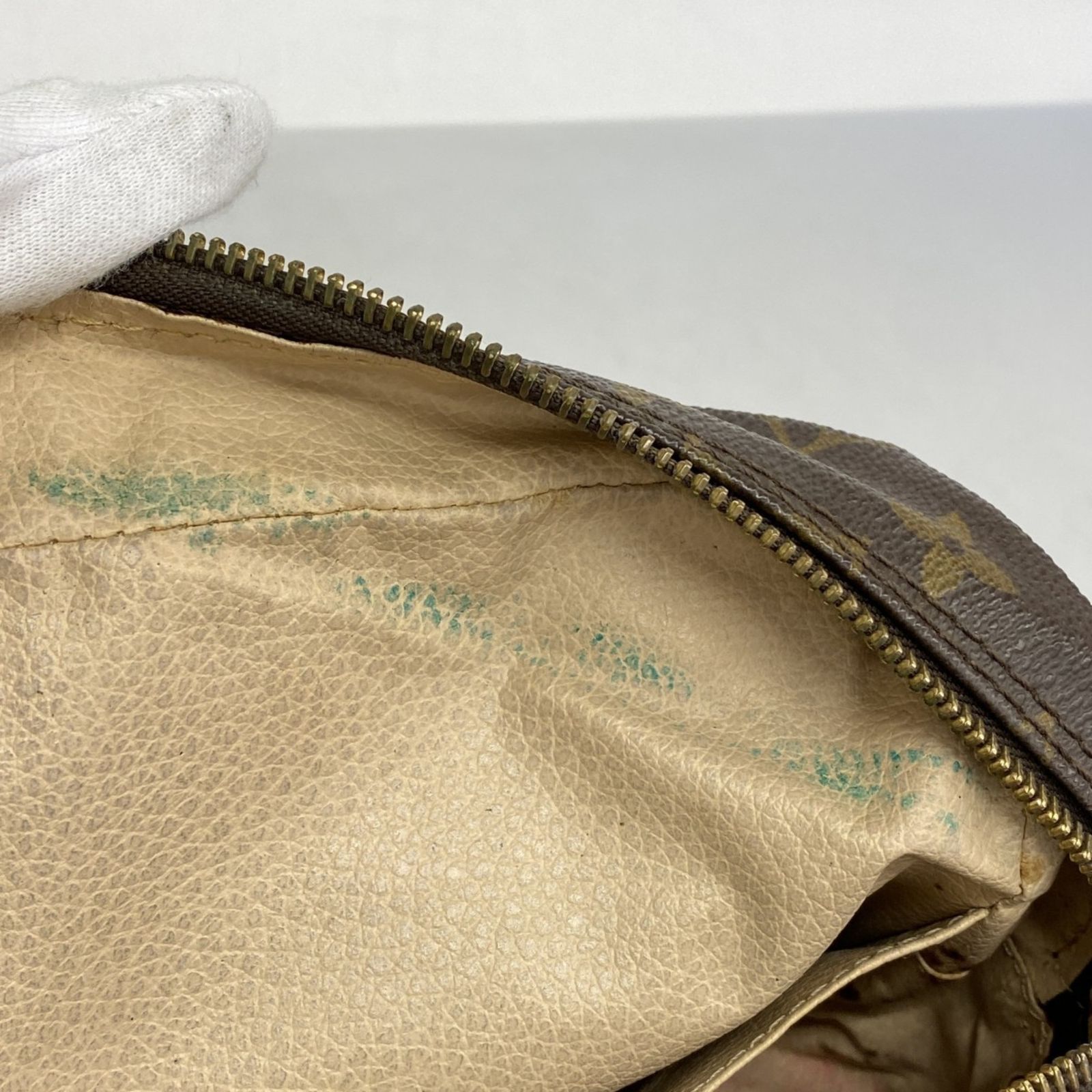 ルイヴィトン ポーチ モノグラム トゥルーストワレット28 M47522 LOUIS VUITTON ルイヴィトン トゥルース・トワレット28 ポーチ