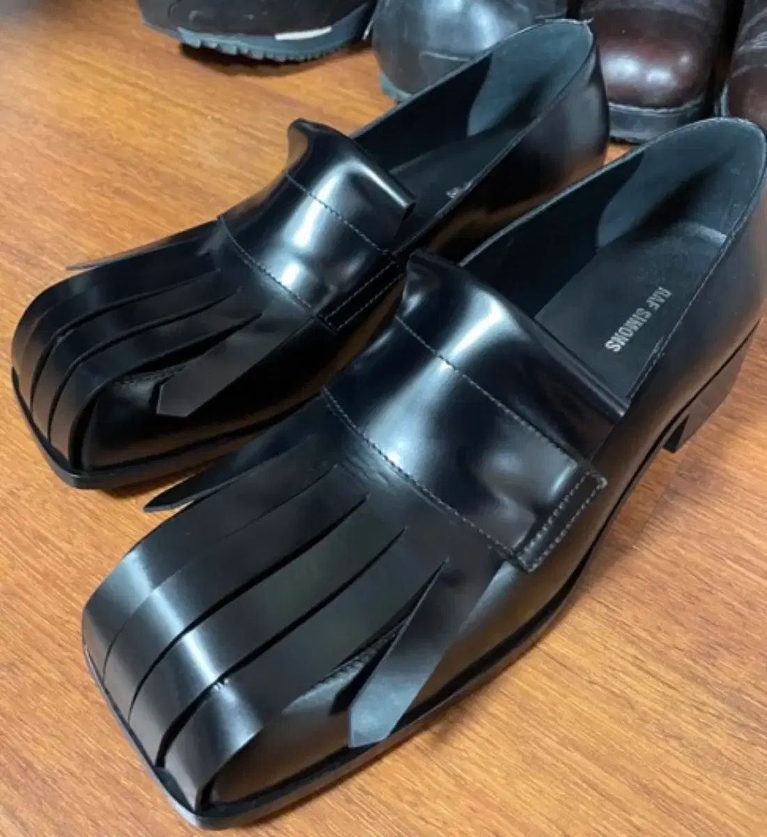 ラフシモンズ ローファー