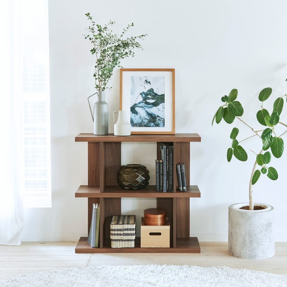 棚板厚み3cm 中央の棚は20kgの耐荷重