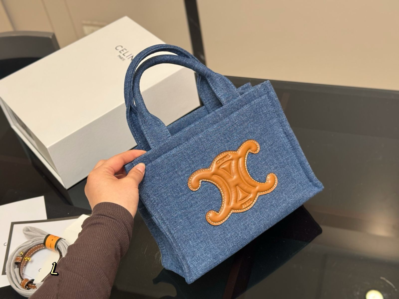 今日特価】Celine Triomphe Tote 2024 New Design セリーヌ