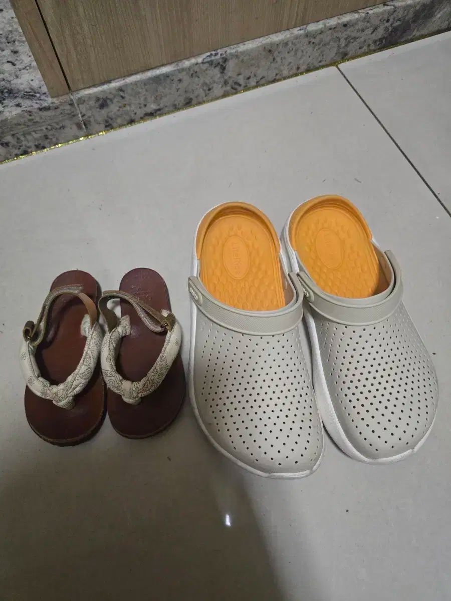 ICOM IC-M73J トランシーバー 充電器とシガーソケット電源ケーブル付き