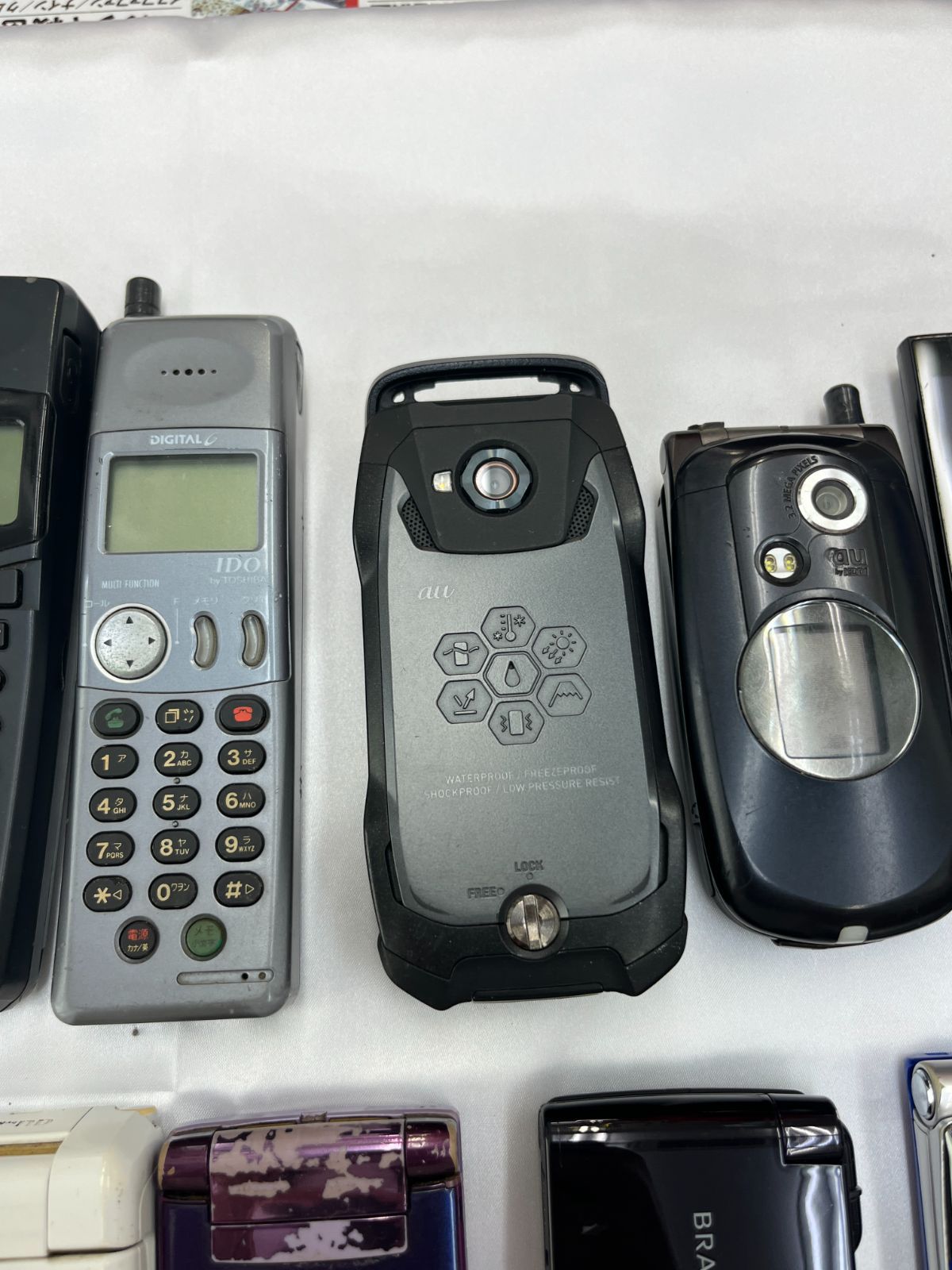 N【ジャンクまとめ売り】ガラケー 16点 まとめ売り au docomo softBank