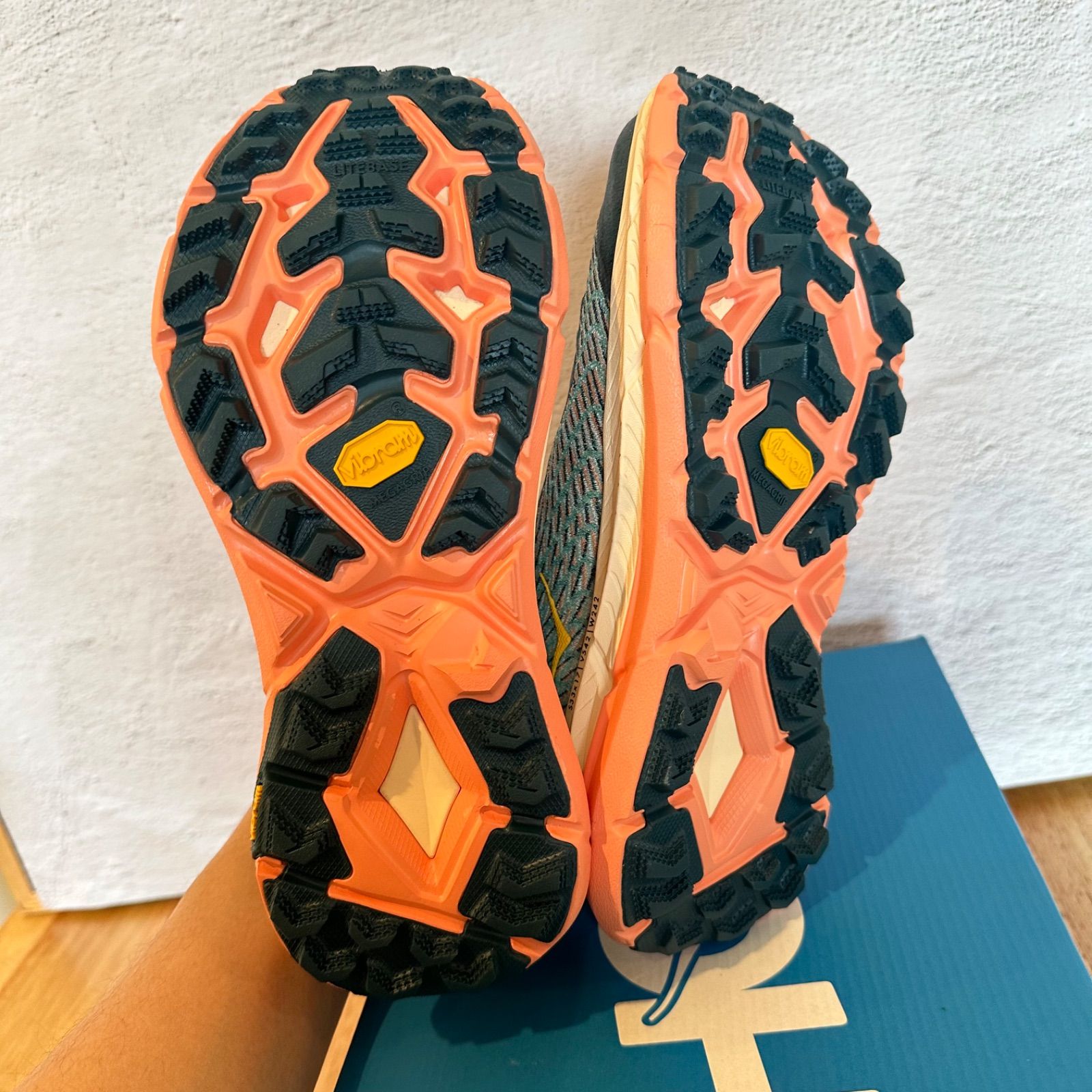 HOKA ONE ONE ホカオネオネ Wマファテスピード4 海外限定カラー - メルカリ