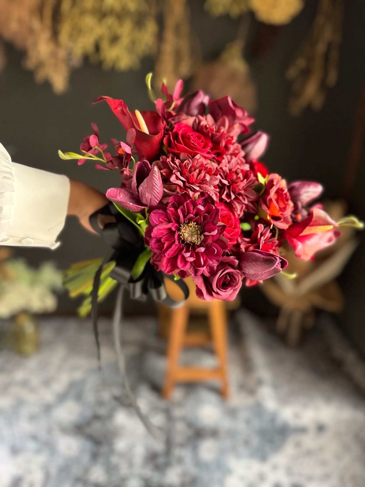 ダリア×チューリップクラッチブーケ☆ブートニア アーティフィシャル