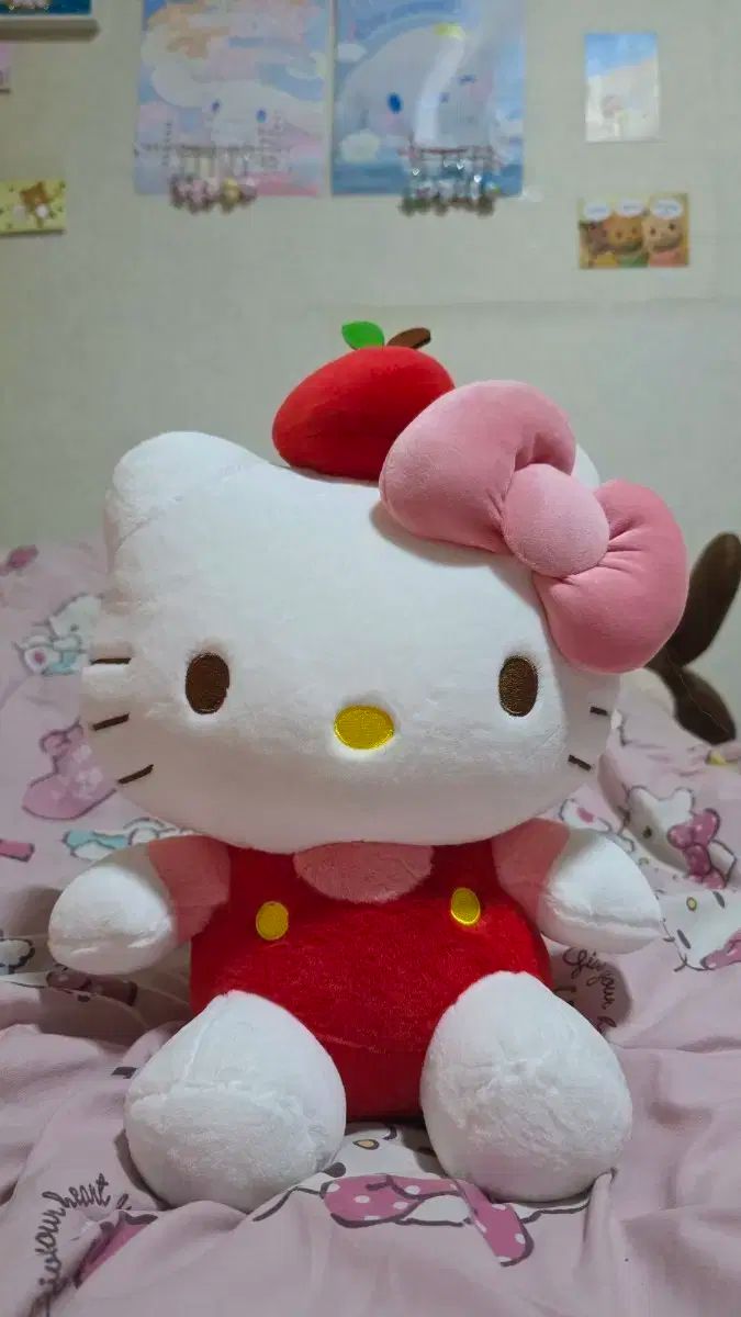 ハローキティ リンゴ 人形 ぬいぐるみ - メルカリ