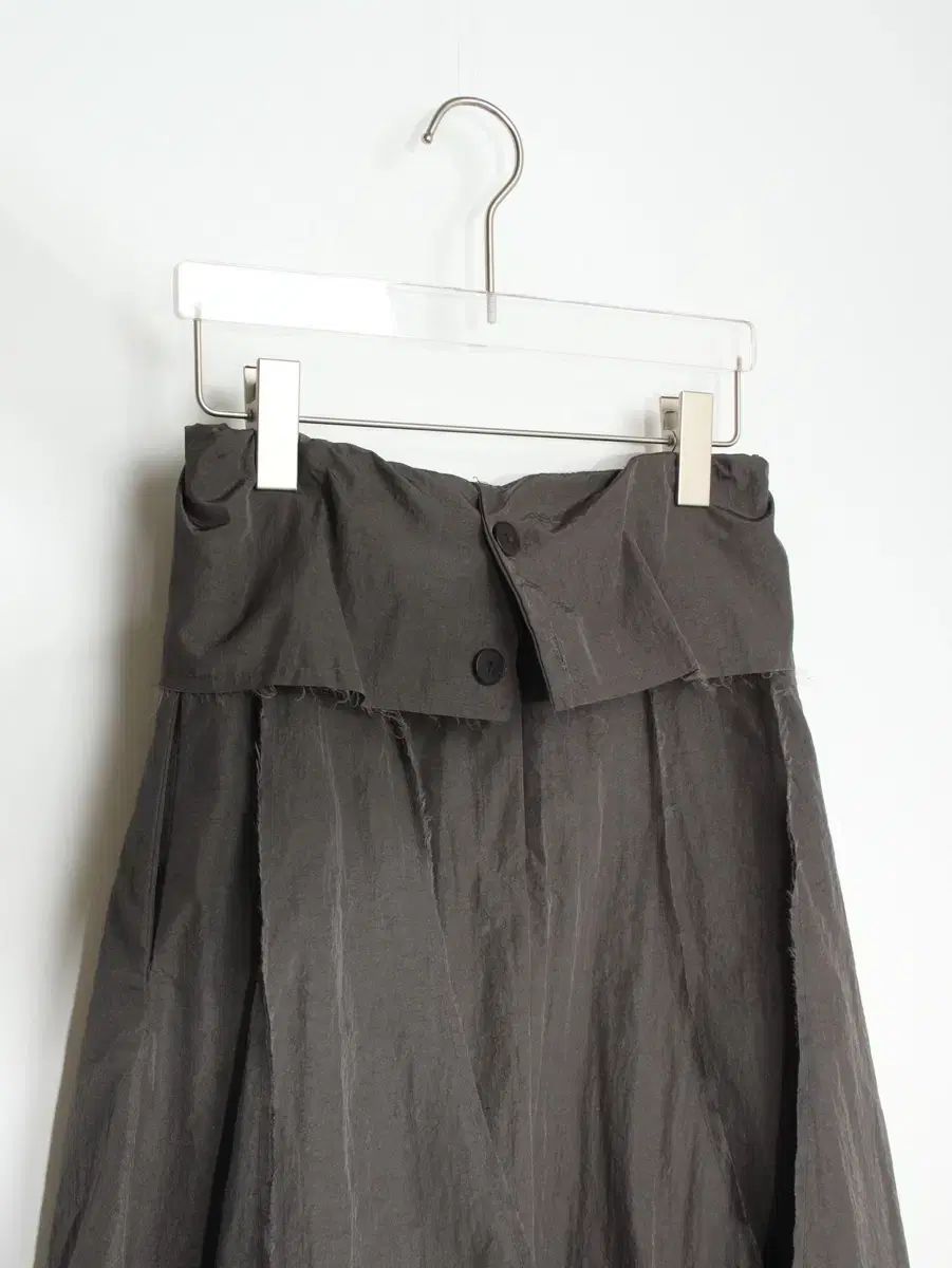 テクスチャ SEOUL バルーンフィット ロング スカート カーキ