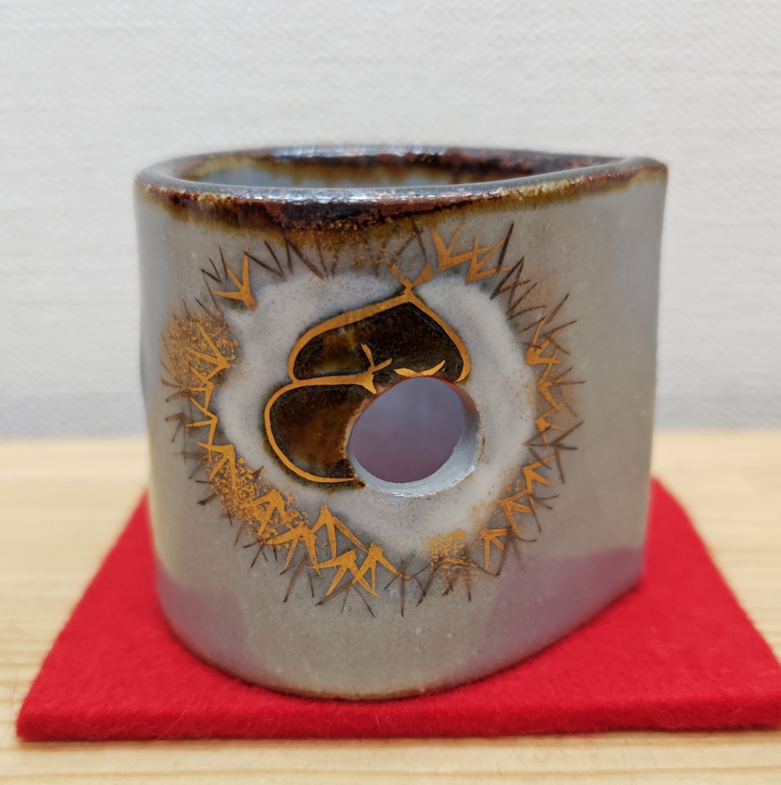 送料込【逢絢亭・新品】茶道具 蓋置 京焼 栗の形 山川敦司 共箱入り 逢絢亭・新品】茶道具 蓋置 京焼 栗の形 山川敦司 共箱入り 【公式通販】