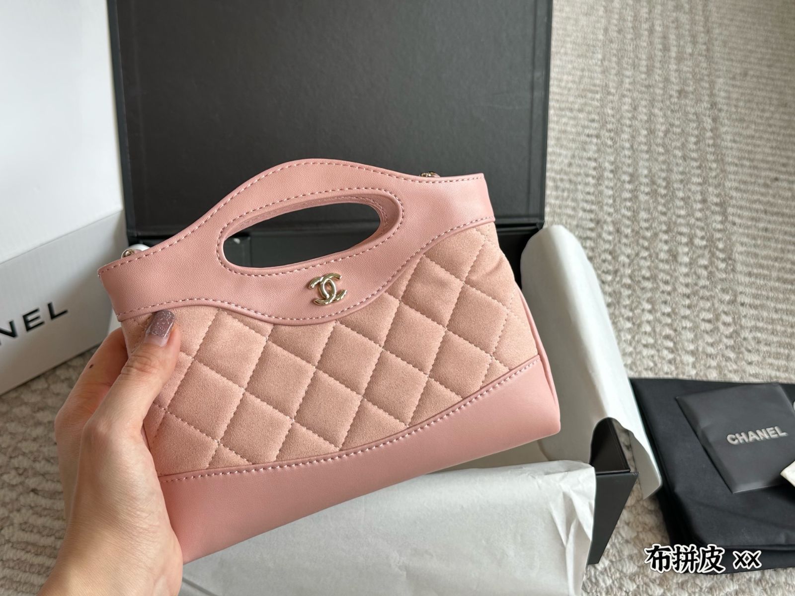 今日特価】Chanel 23A Mini 31 Bag 22×14.5cm - メルカリ