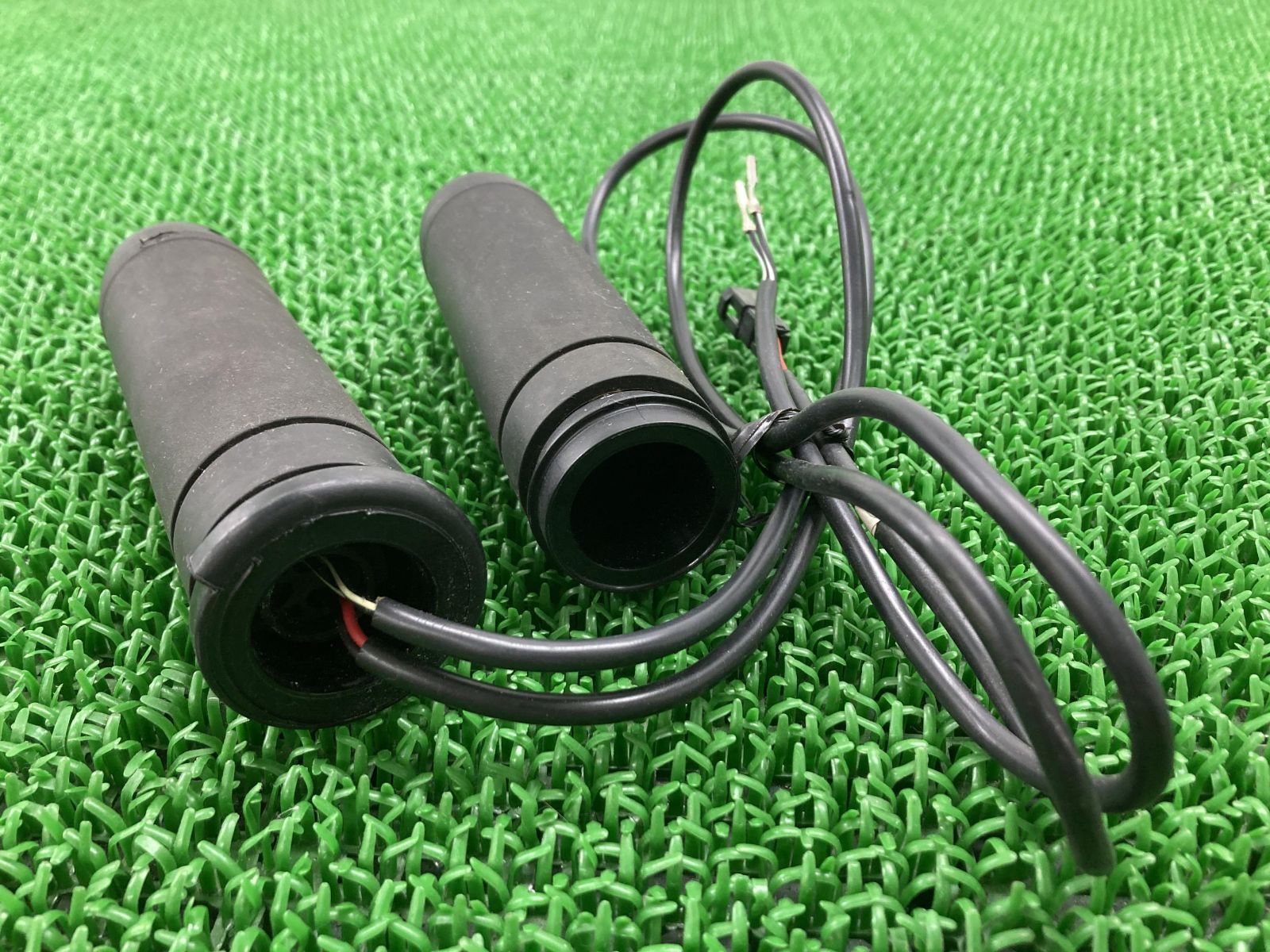 うる様 FLHTK1690 グリップヒーター 56209-10 ハーレー 純正 中古 2011年式