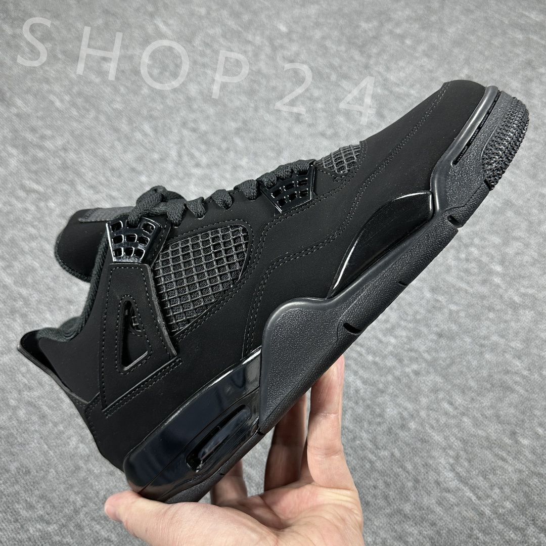 新品未使用 Nike Air Jordan 4 