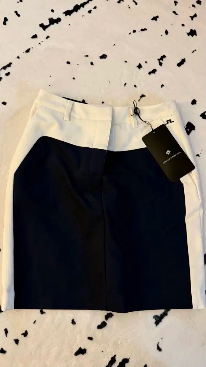 J.LINDEBERG(J.リンドバーグ) ゴルフ スカート 新品