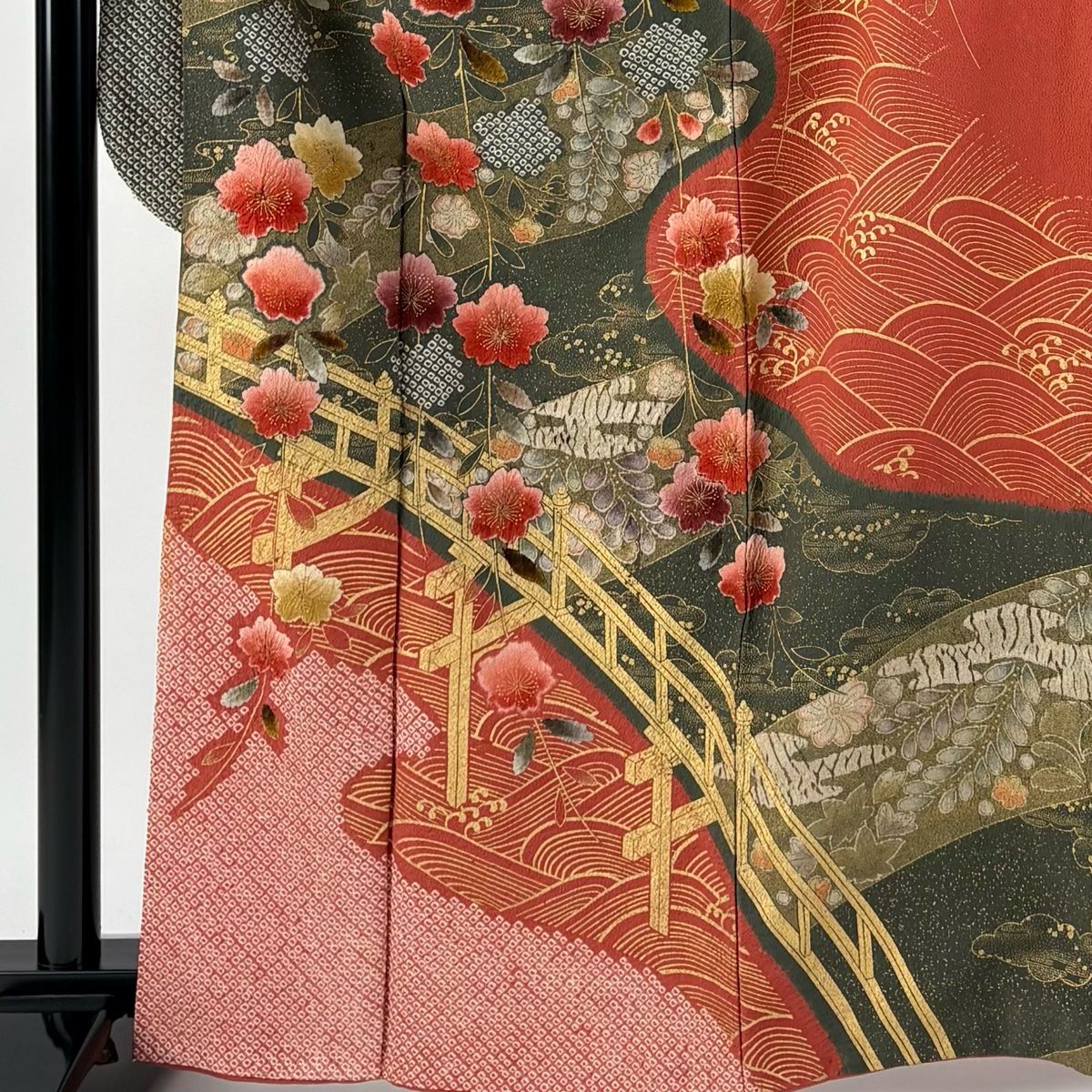 振袖 身丈164cm 裄丈65.5cm M 袷 枝垂れ桜 橋 絞り 金彩 茜色 正絹 秀品
