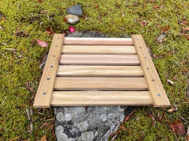 日本蜜蜂 重箱用巣箱台 メッシュ底板セット 30cm用 日本蜜蜂 重箱用