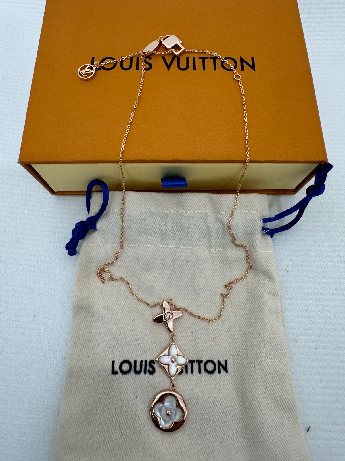 LOUIS VUITTON クラシック 3 フラワー ネックレス レディース