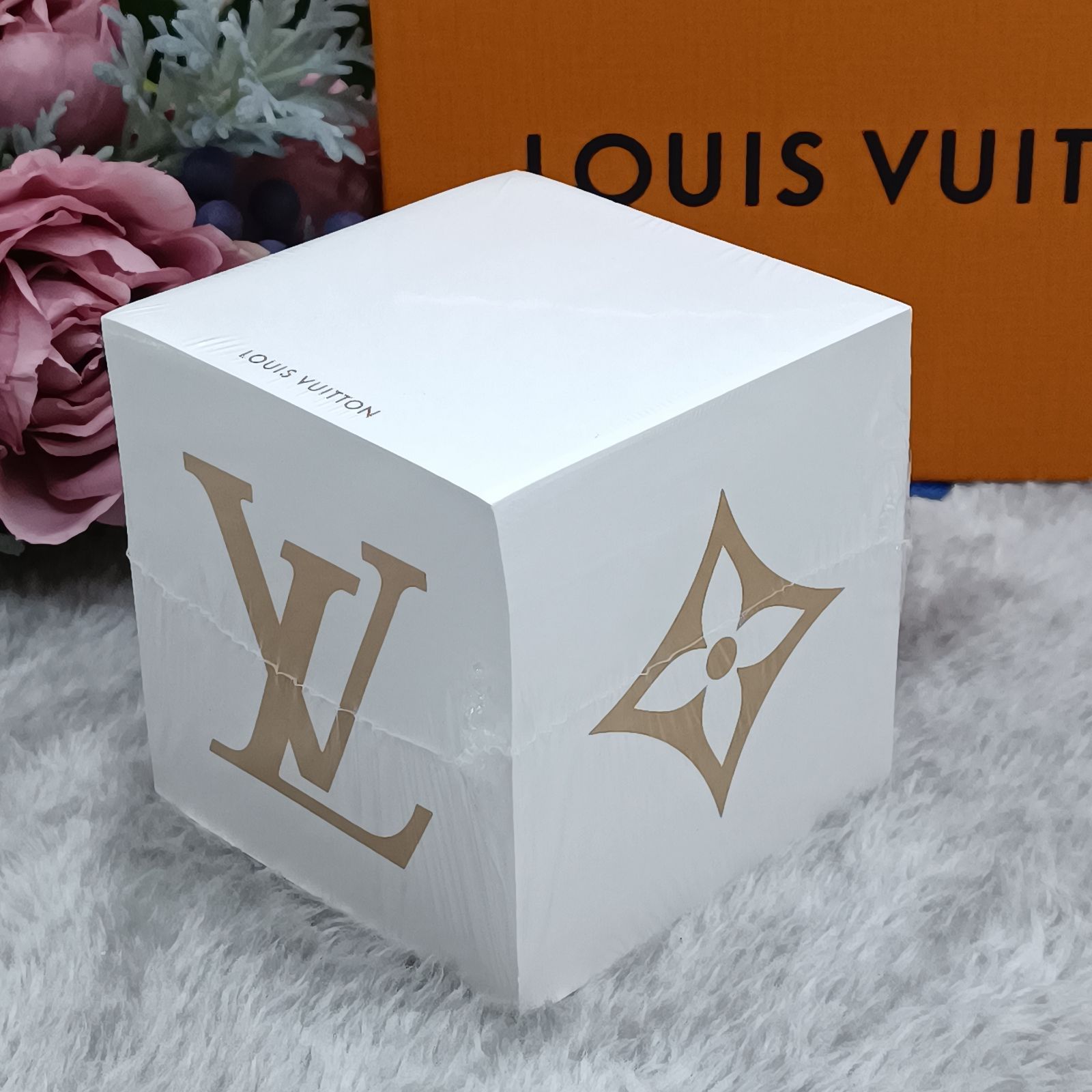 《 LOUISVUITTON 》　★未使用★　ルイヴィトン　メモ帳　ブロックメモ　キューブ型　ノベルティ　未開封　ホワイト　 送料無料・匿名配送・最短即日発送いたします！　506