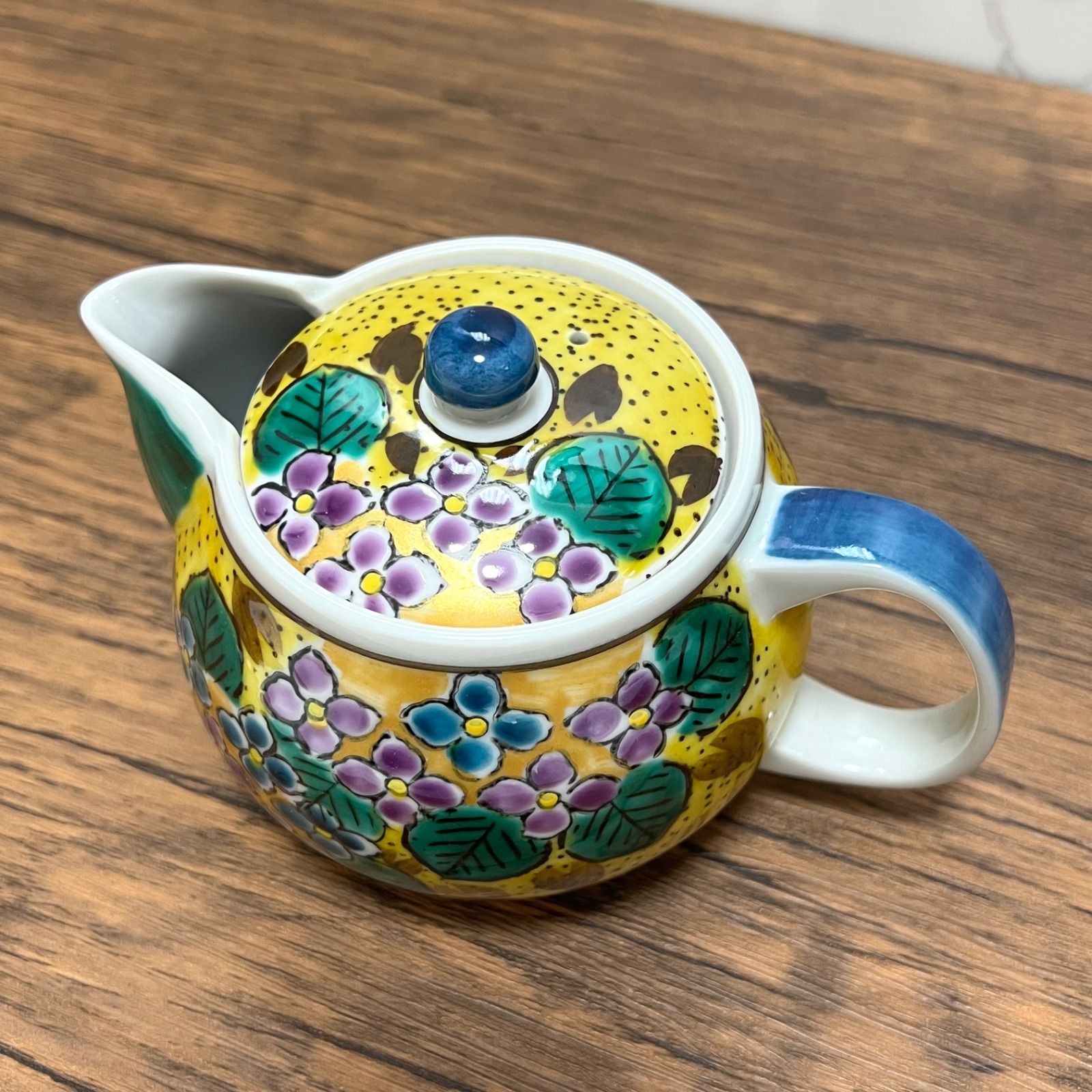 九谷焼　秀幸作　茶器　陶芸　陶器　コレクション　アンティーク　急須　湯呑み 九谷焼】急須 湯呑み 工芸品 花 芸術 陶芸 日本 アンティーク