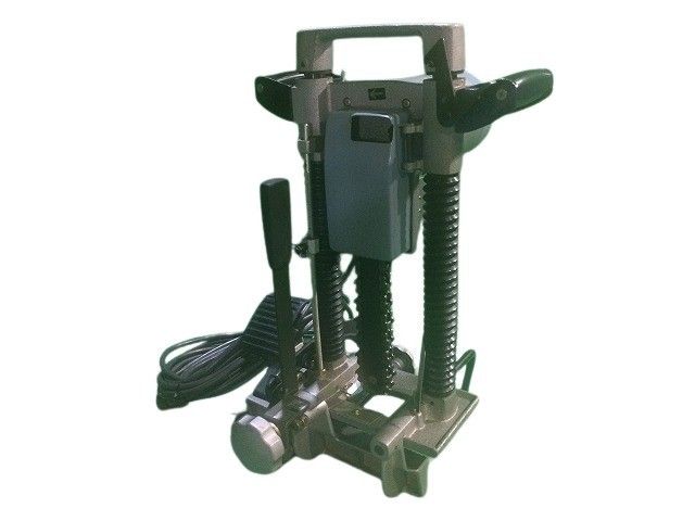 比較的 makita マキタ 100V チェーンノミ 7100B 電気チェーンのみ チェンノミ 木材加工 穴あけ 大工道具 刻み工具