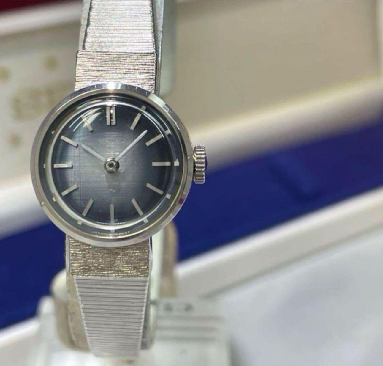 70s 新品未使用 SEIKO ブレスレット 手巻き 純正SSベルト 腕時計 70s 新品未使用 SEIKO ブレスレット 手巻き 純正SSベルト 腕時計