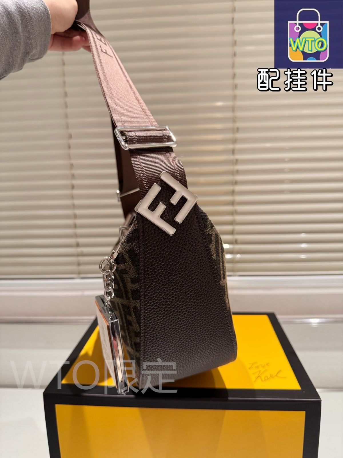【関税・送料無料】FENDI ダブルクロスボディバッグ 関税/送料込【FENDI】ダブルバゲット クロスボディバッグ