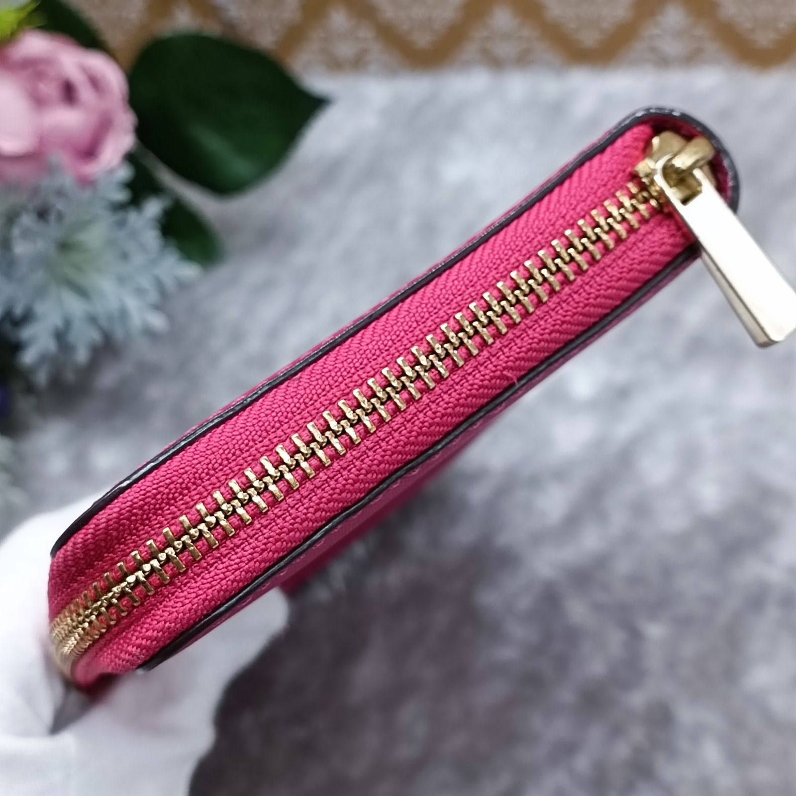 TORY BURCH 》 ☆美品☆ トリーバーチ 長財布 ロビンソン ジップ 