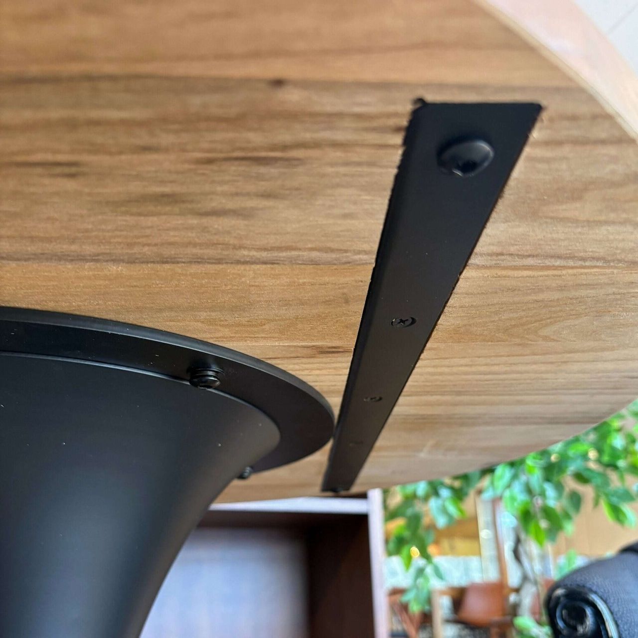 カフェテーブル エルム無垢材 サイドテーブル コーヒーテーブル チューリップベース ヴィンテージ風 MARWIL-DEMENAGEMENTS_CH