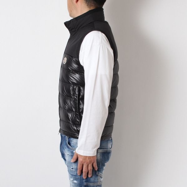 【MONCLER】Weserベスト在庫確認願います Moncler Igens ベスト | ホワイト | FARFETCH JP