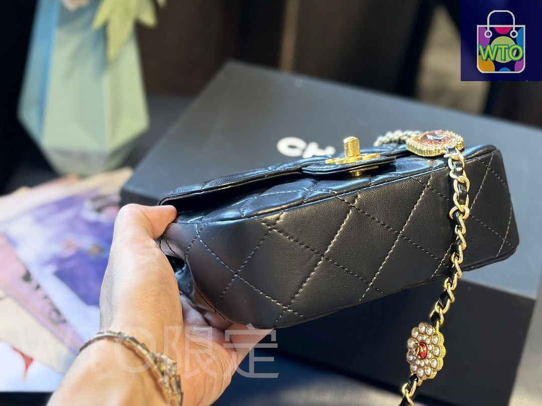 今日特価！】Chanel 24A ハンドメイド ハンドル キューブ