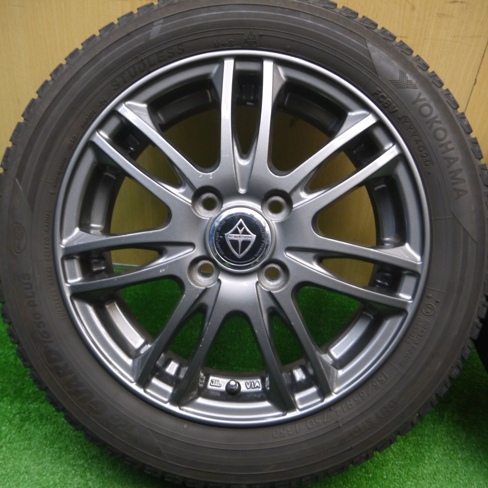 [送料無料] バリ溝！20年！9分スタッドレス 155/65R14 ヨコハマ アイスガード iG50 プラス VELVA ヴェルヴァ 14インチ PCD100/4H4120603Hス