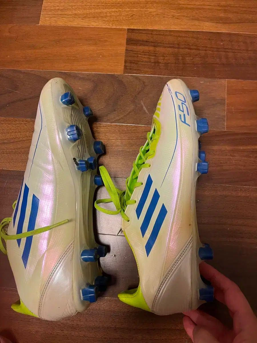 米国での購入 adidas(アディダス) サッカーシューズ adidas Questra 3