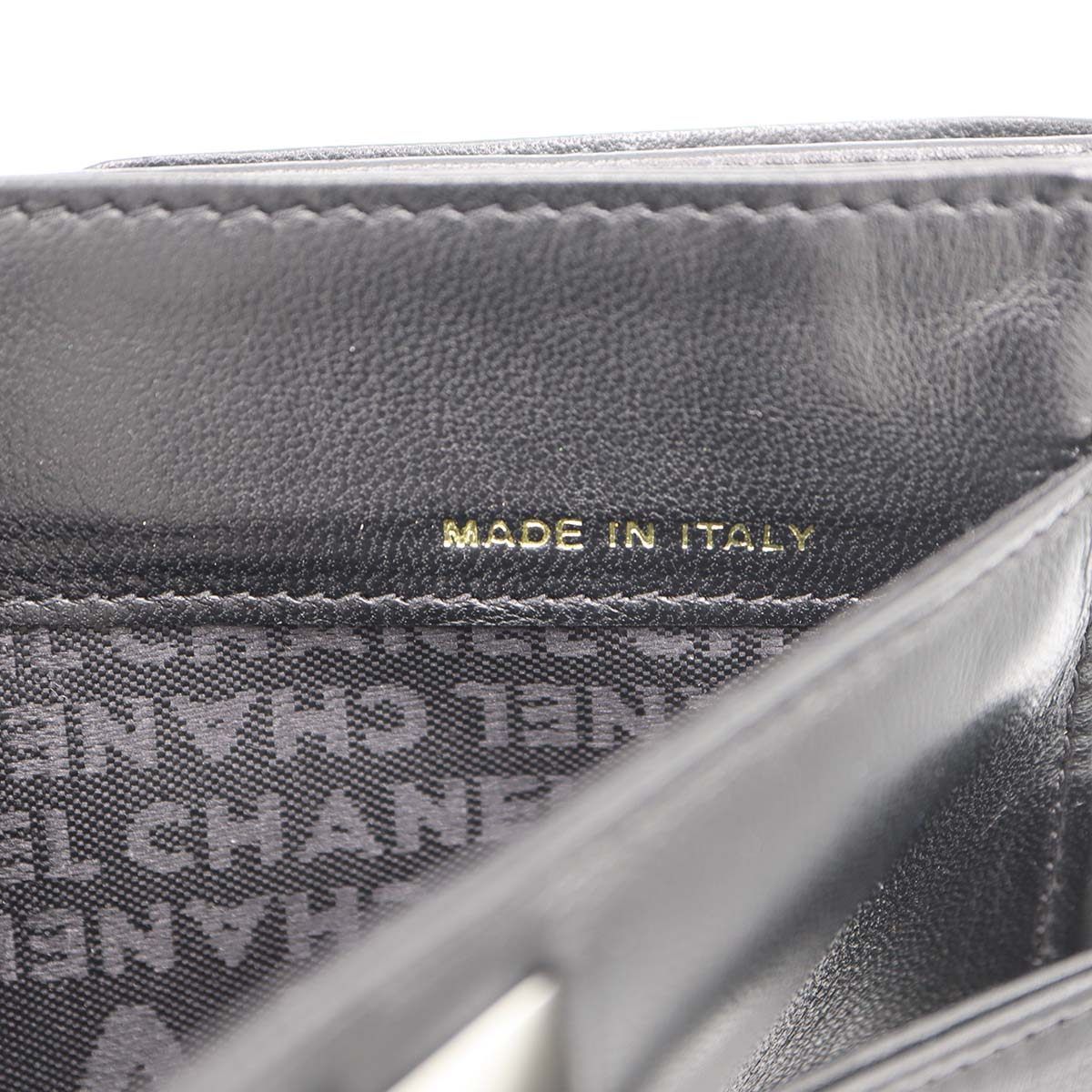CHANEL シャネル 財布 アイコン ラムスキン 二つ折り 型押し Wホック
