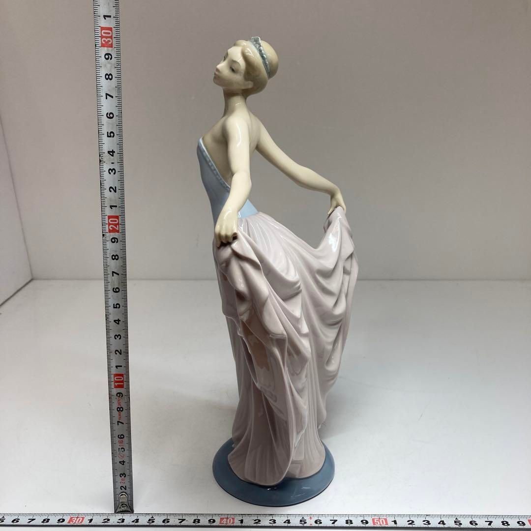 リヤドロ 踊る少女