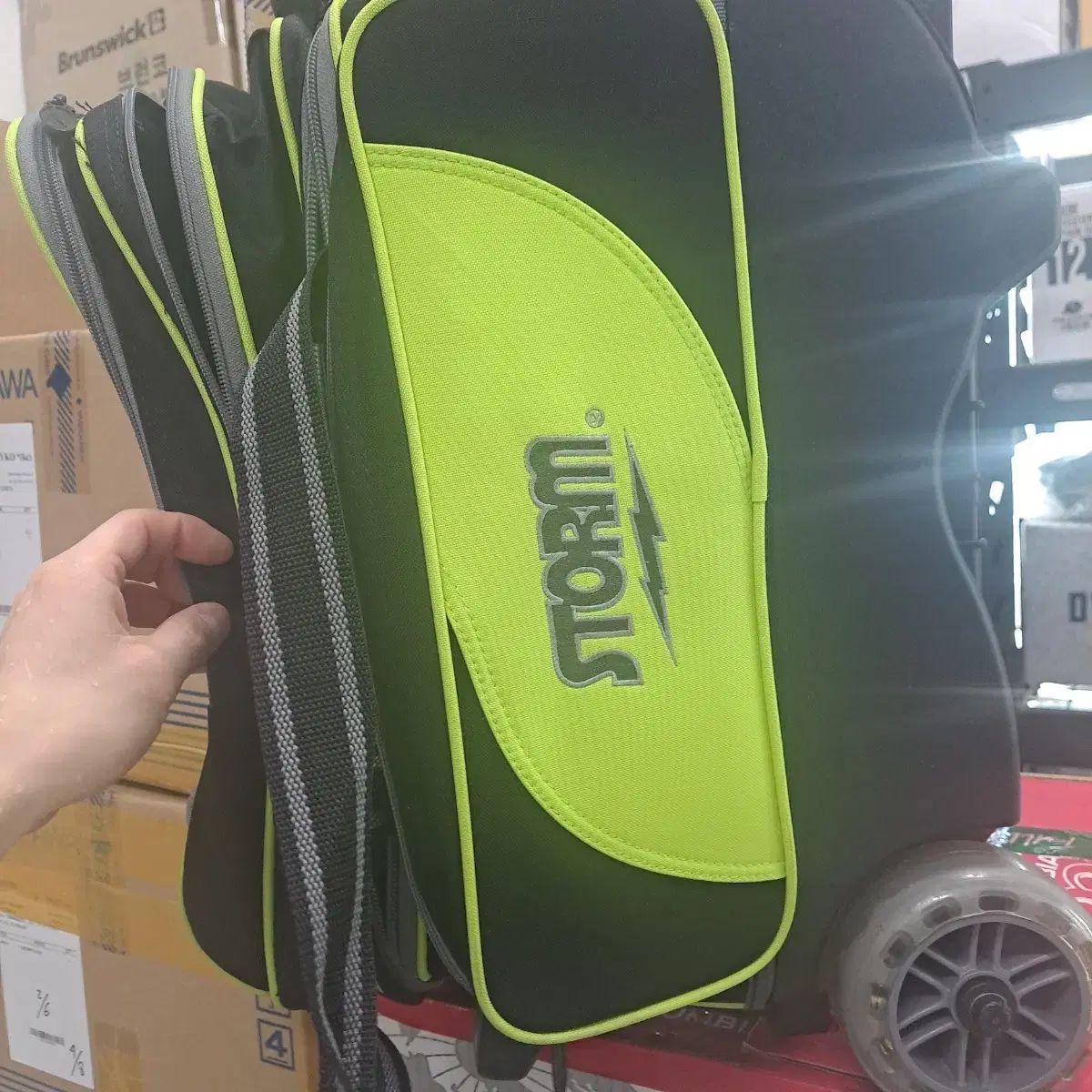 状態 高品質 ボウリングバッグ - ストーム ボーリング 2 ローラーバック-ボウリングボール 犬 ストレージ