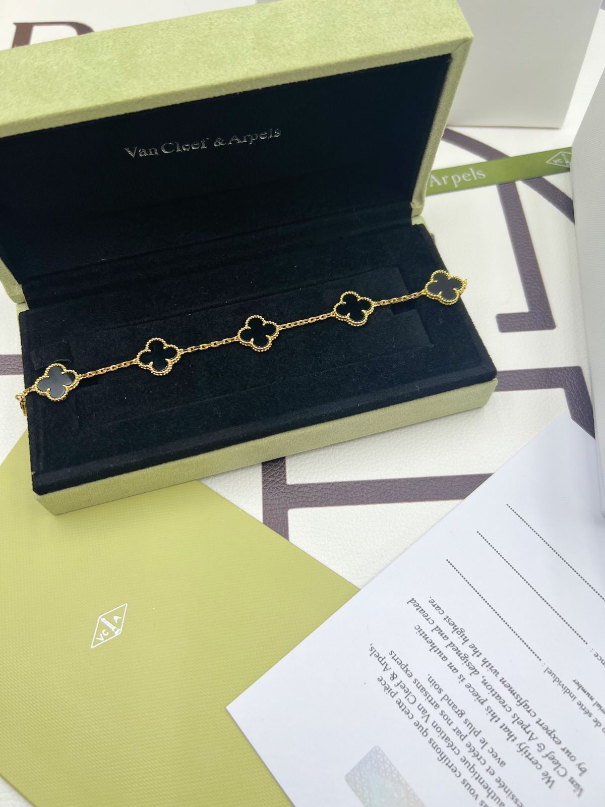 Van Cleef - Arpels ヴァン クリーフ＆アーペル 四つ葉のクローバー ブラックヒョウモン ブレスレット｜ ｜