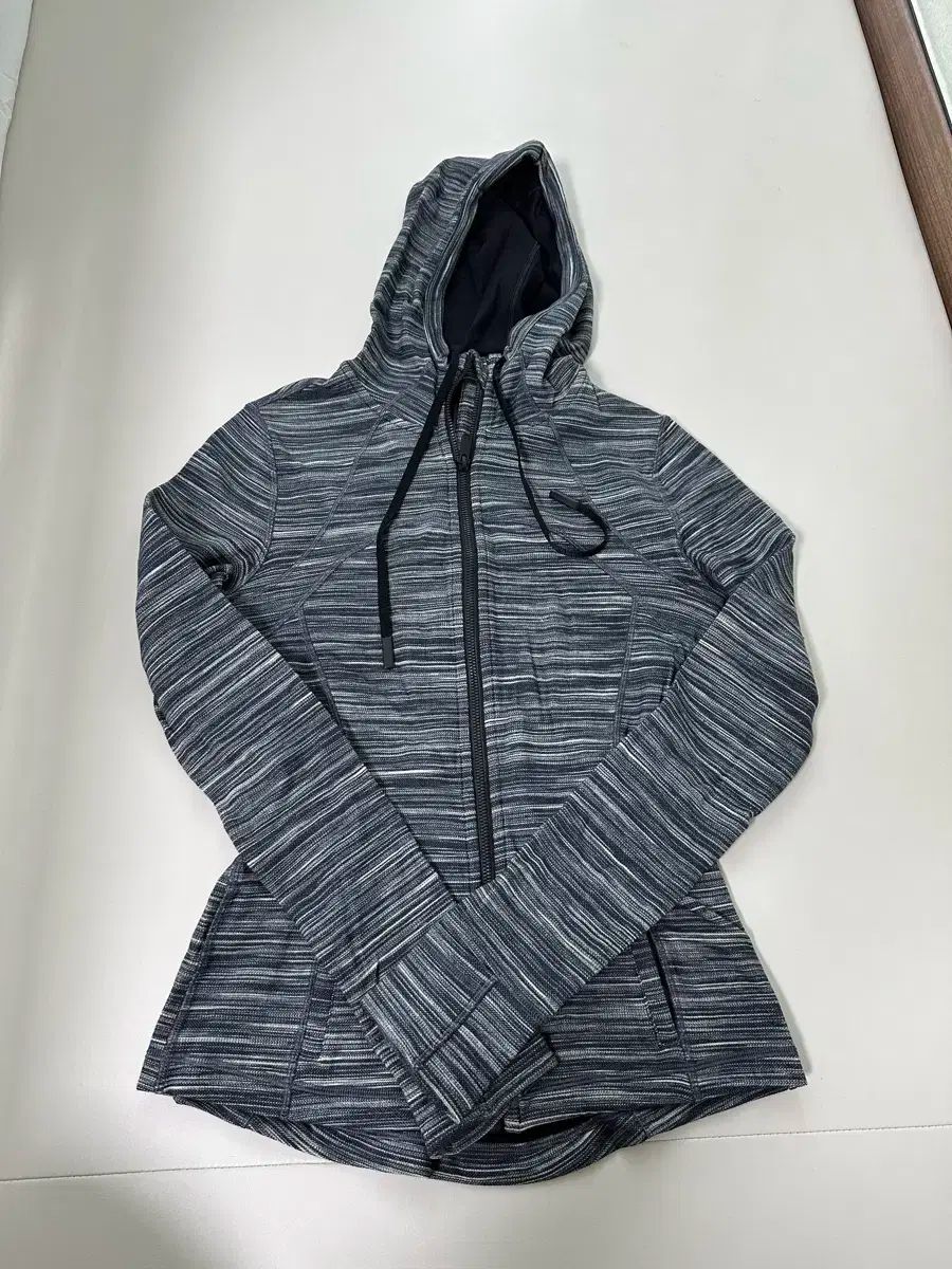 ルルレモン フード ディファイン ジャケット 6サイズ