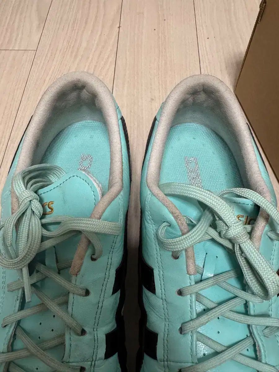 アシックス c3 ミント tf 275 カポ