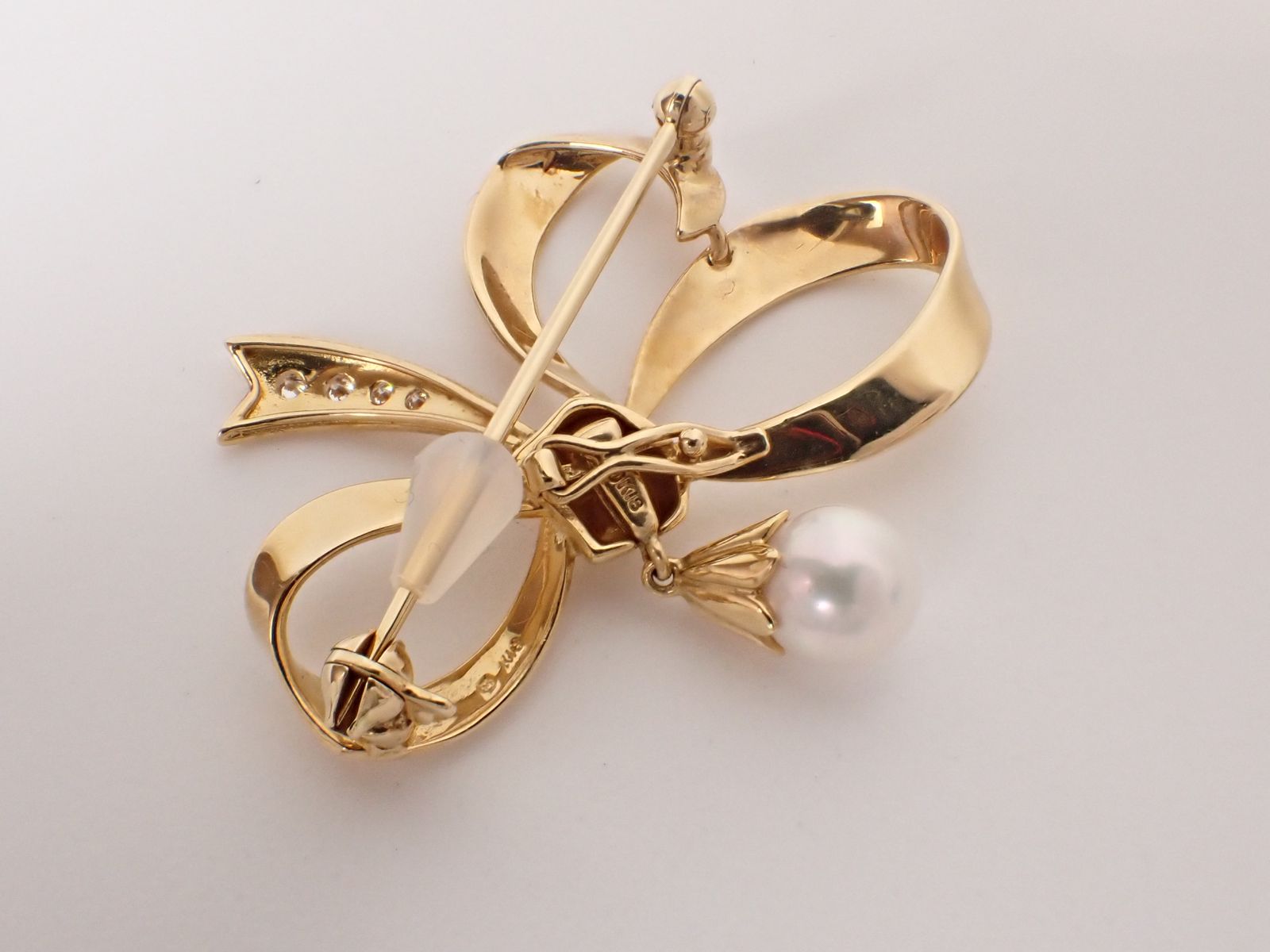 美品 MIKIMOTO(ミキモト) リボンモチーフダイヤブローチ K18 8.1