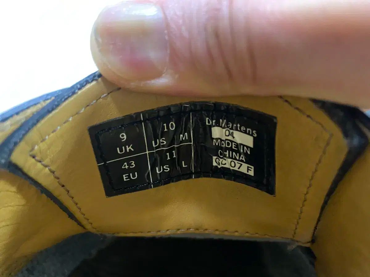 DR. MARTENS