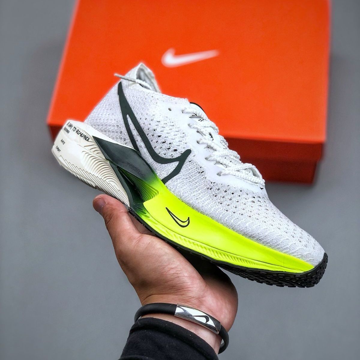 新品✨未使用❣️ 箱付 ✨ Nike ZoomX Vaporfly Next% 3 ナイキ スニーカー カジュアルランニングシューズ 男女兼用