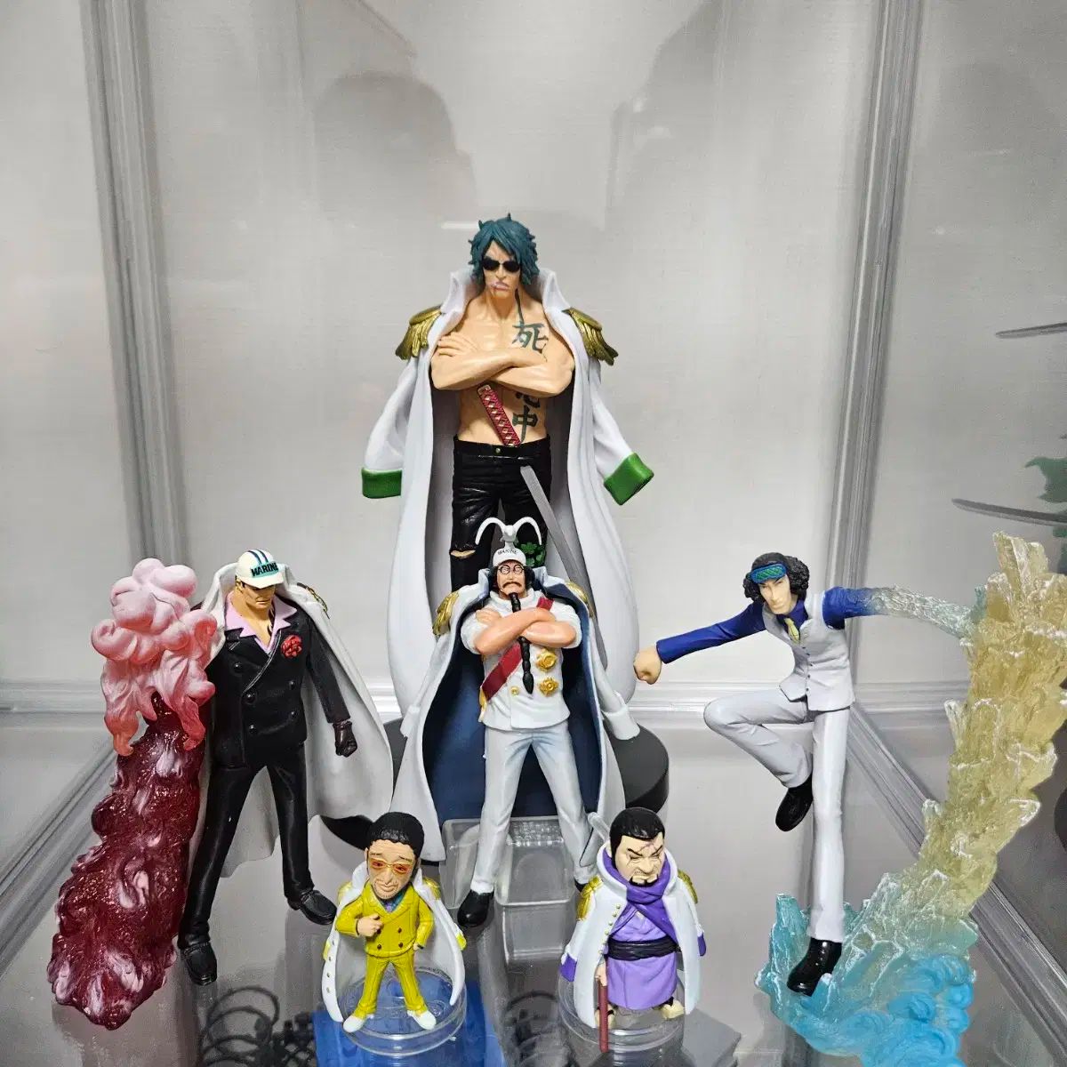 ONE PIECE（ワンピース） フィギュア レトロ 海軍大尉 売ります