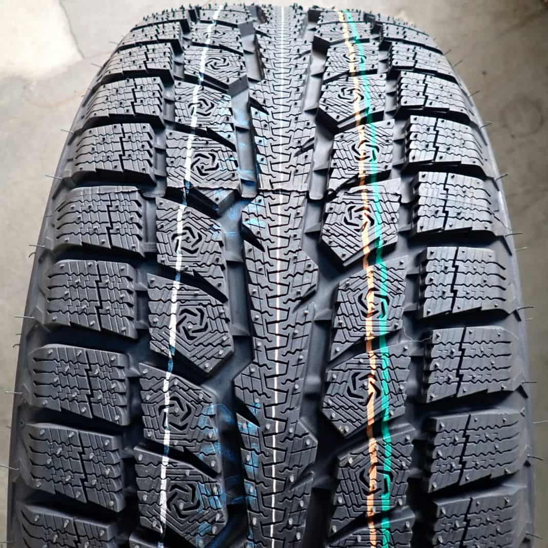 235|55R18