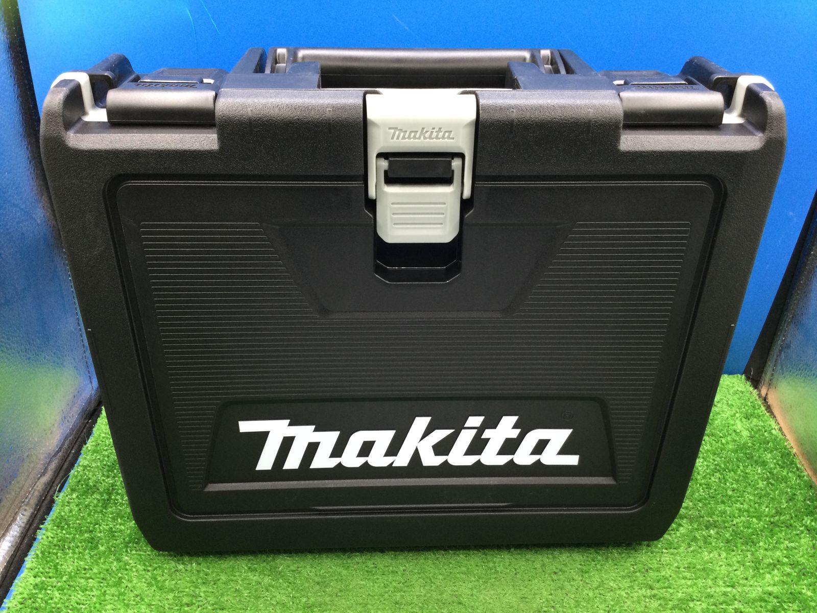 マキタ 18v充電式インパクトドライバ