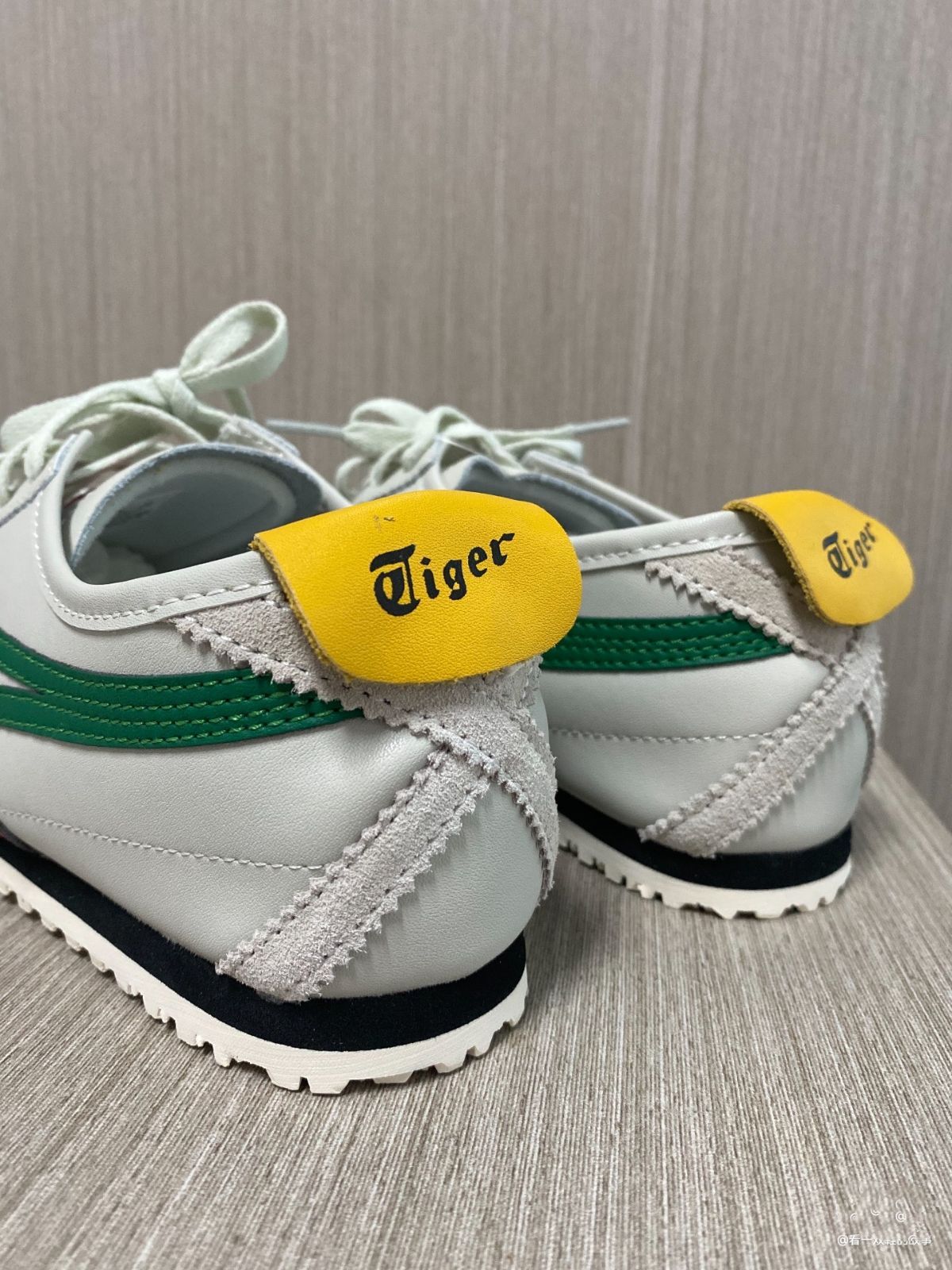新品未使用　onitsuka tiger スポーツスタイルシューズ 新品未使用Onitsuka TigerオニツカタイガーMEXICO 66バズ