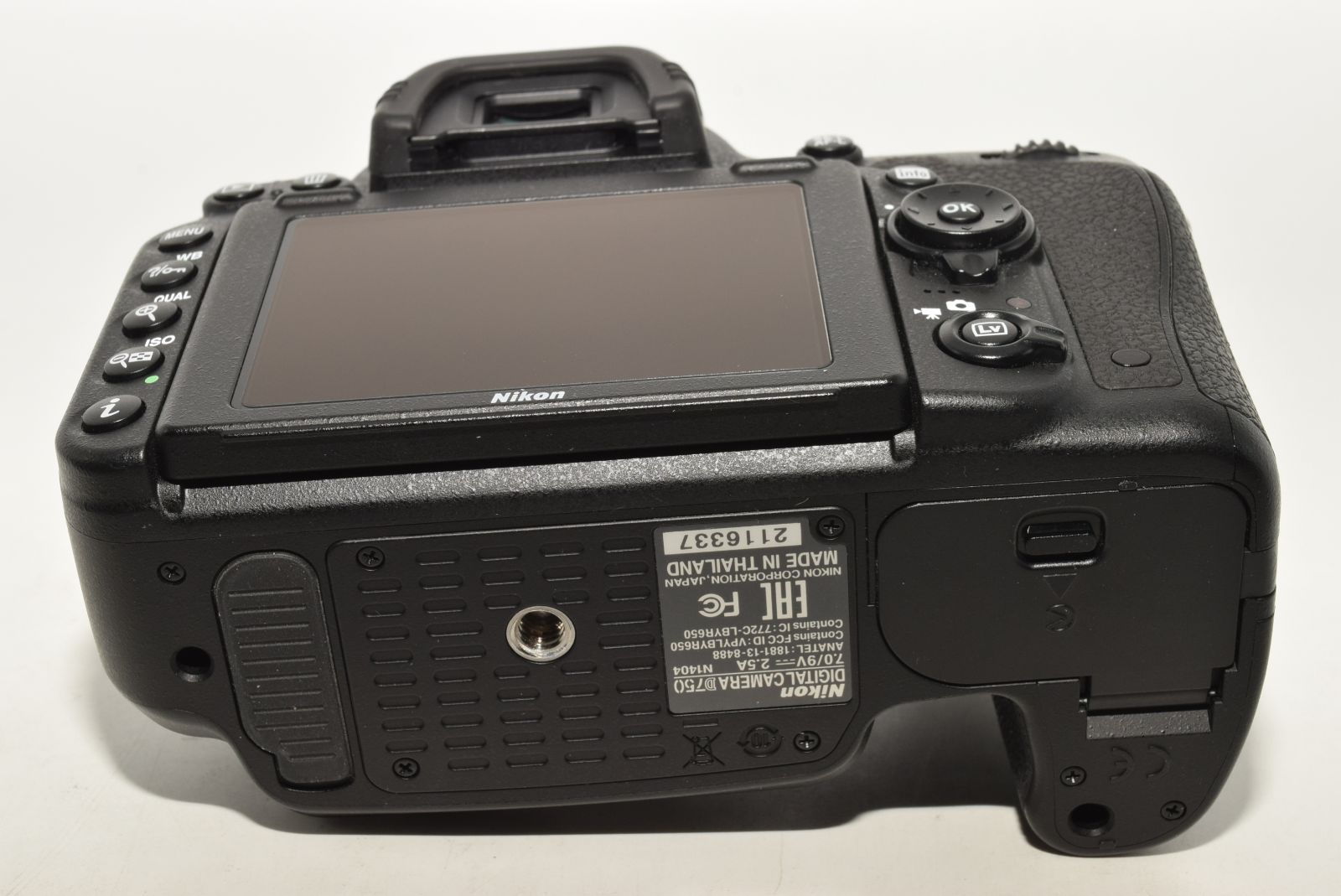 684ショットの特上品】 Nikon ニコン デジタル一眼レフカメラ
