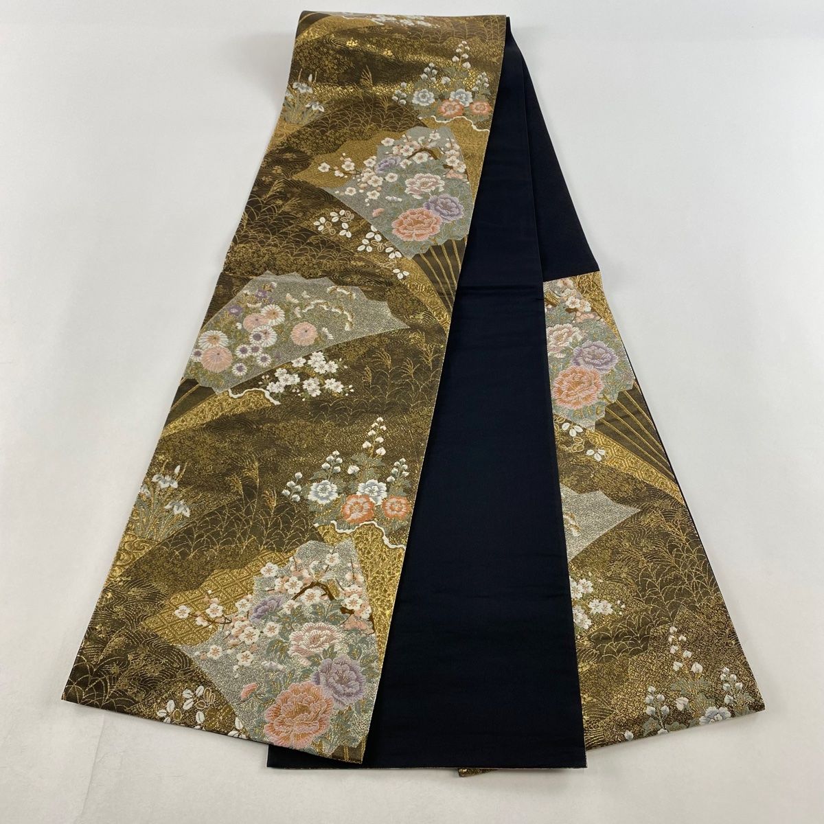 袋帯 美品 秀品 牡丹 秋草 金糸 箔 金色 六通 正絹 【中古】 - メルカリ