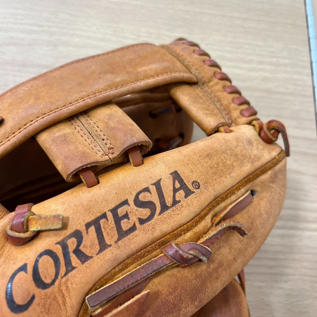 ミズノCORTESIAグローブ ミズノCORTESIAグローブ