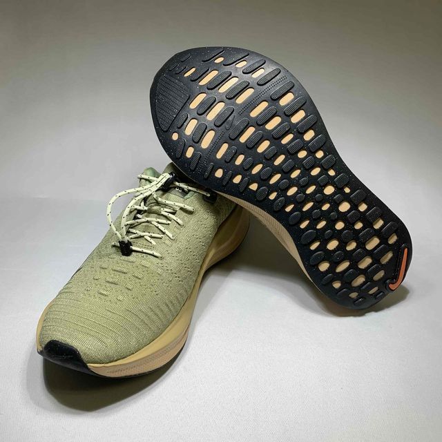 NIKE REACTX INFINITY RUN 4 HJ7669-276 ナイキ インフィニティ