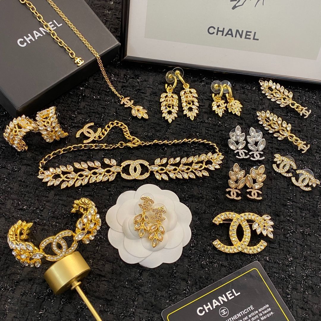 会員様限定 お買い得商品 CHANEL ブローチ・イヤリングセット